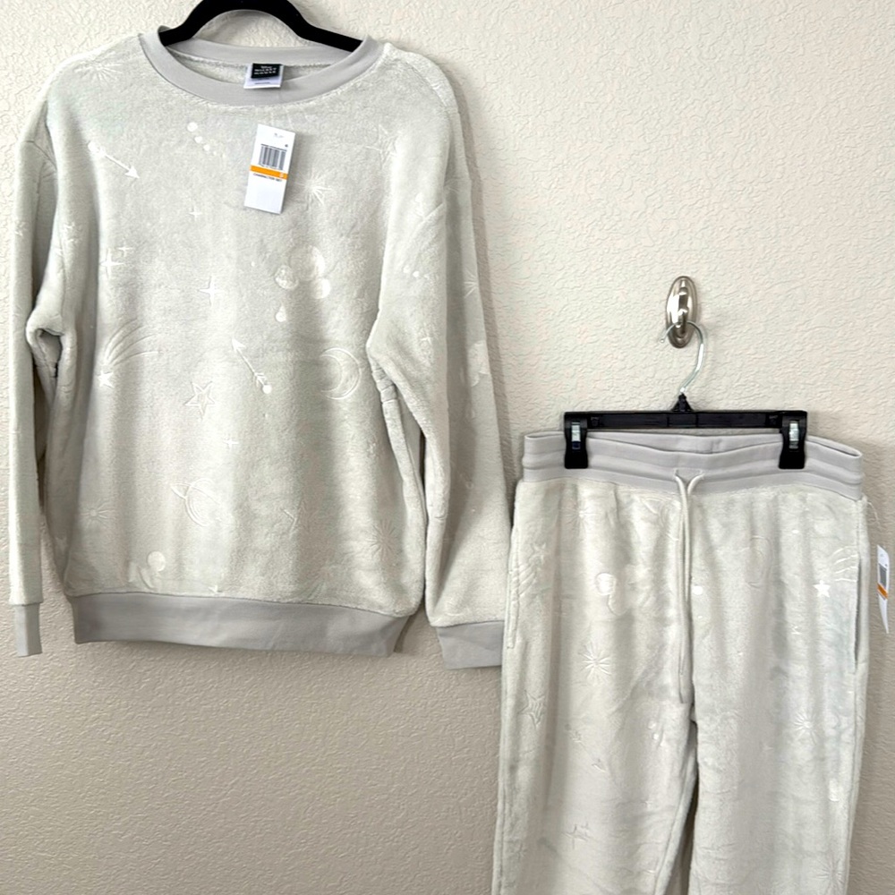 Disney women’s Mickey Mouse character pants shirt set light gray small new